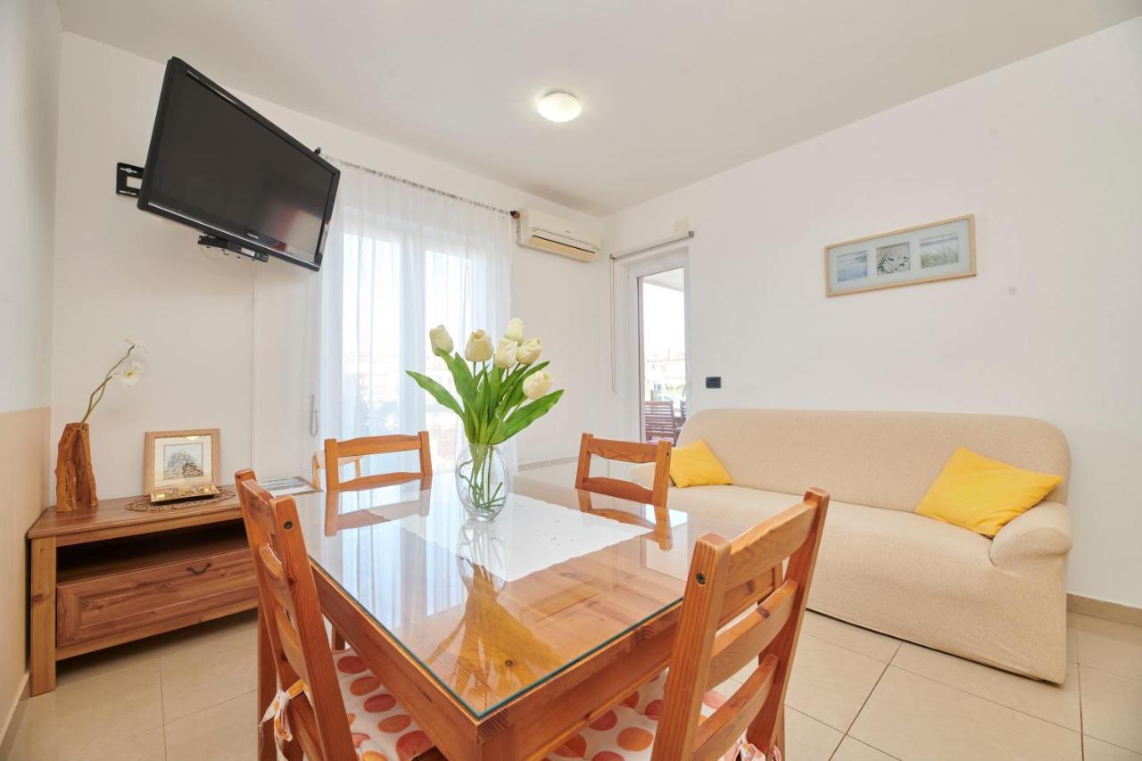 Villa Ax Umag Luaran gambar